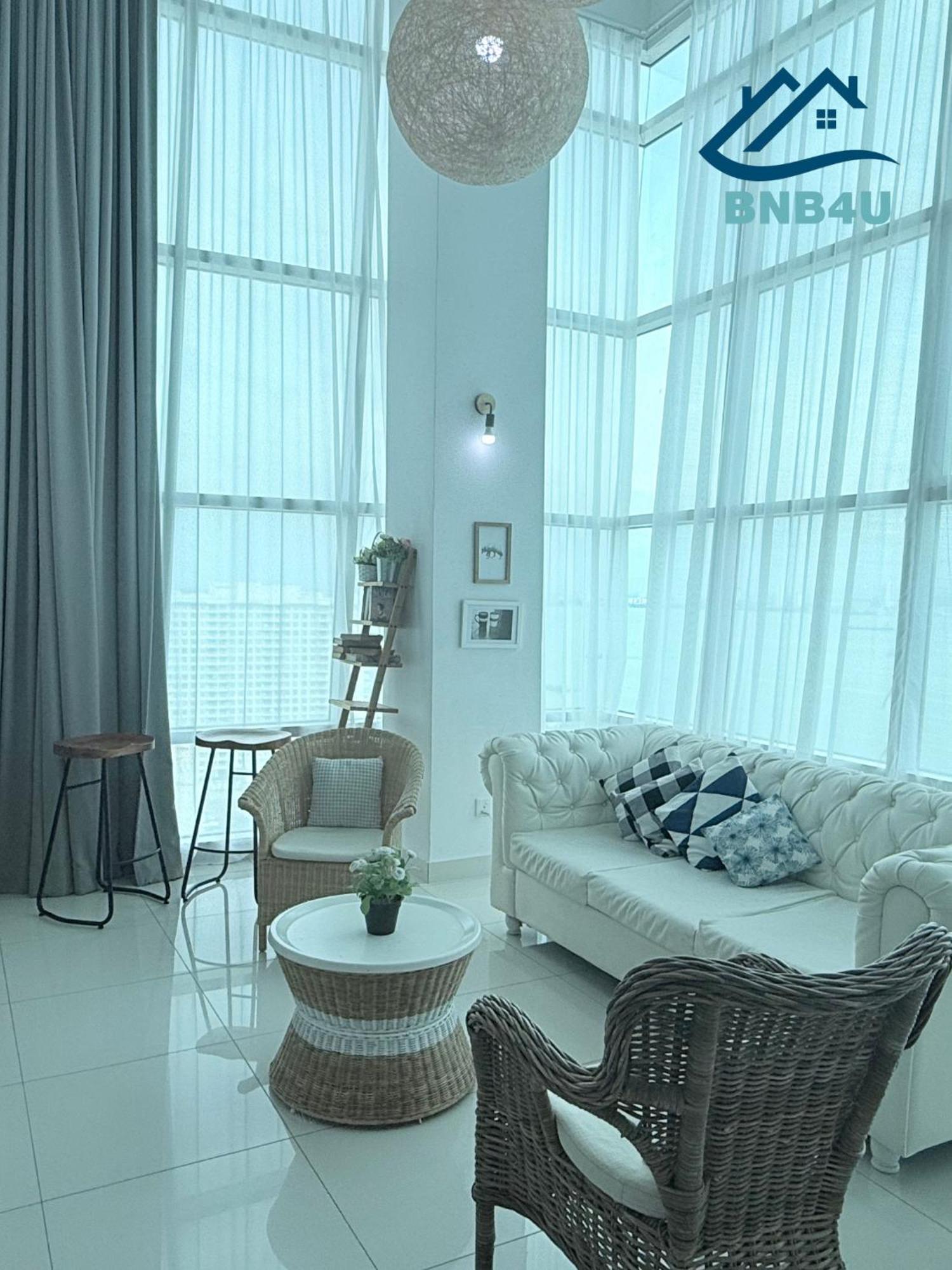 Duplex Seaview Comfort Stay In City By Iz George Town Exterior photo