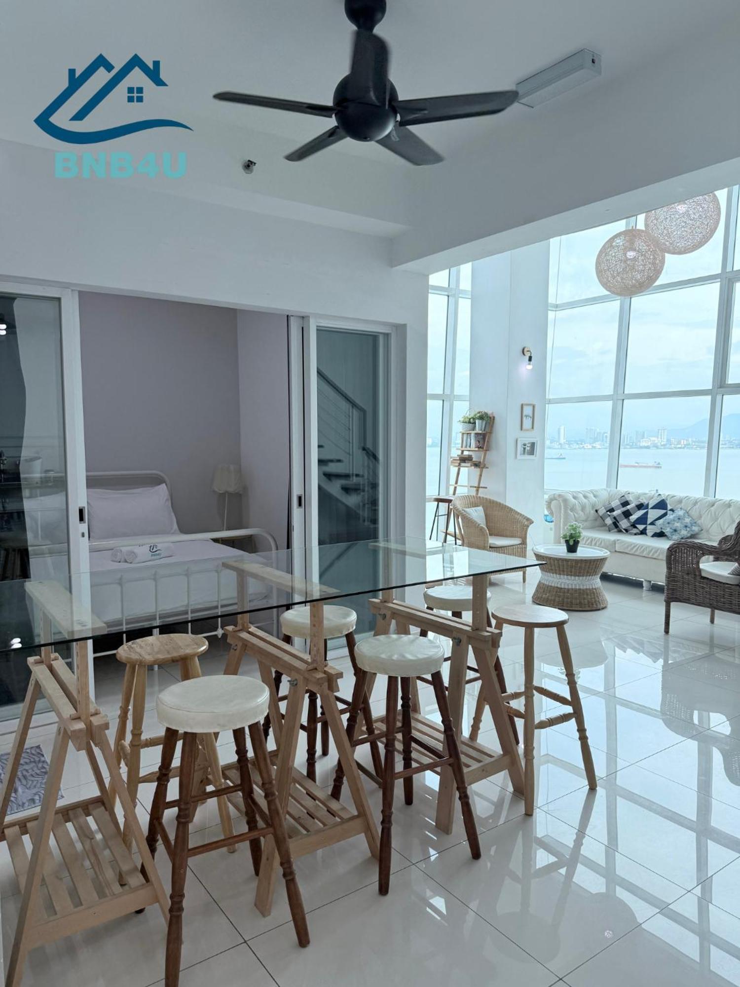 Duplex Seaview Comfort Stay In City By Iz George Town Exterior photo